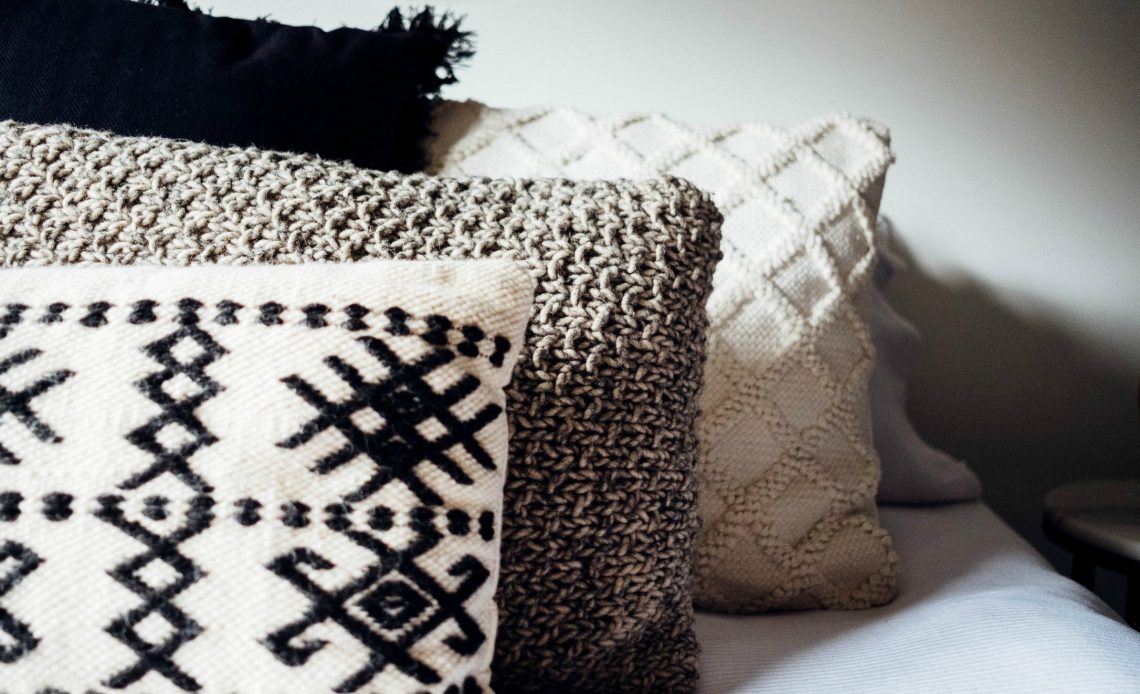 how to make a cushion from a jumper