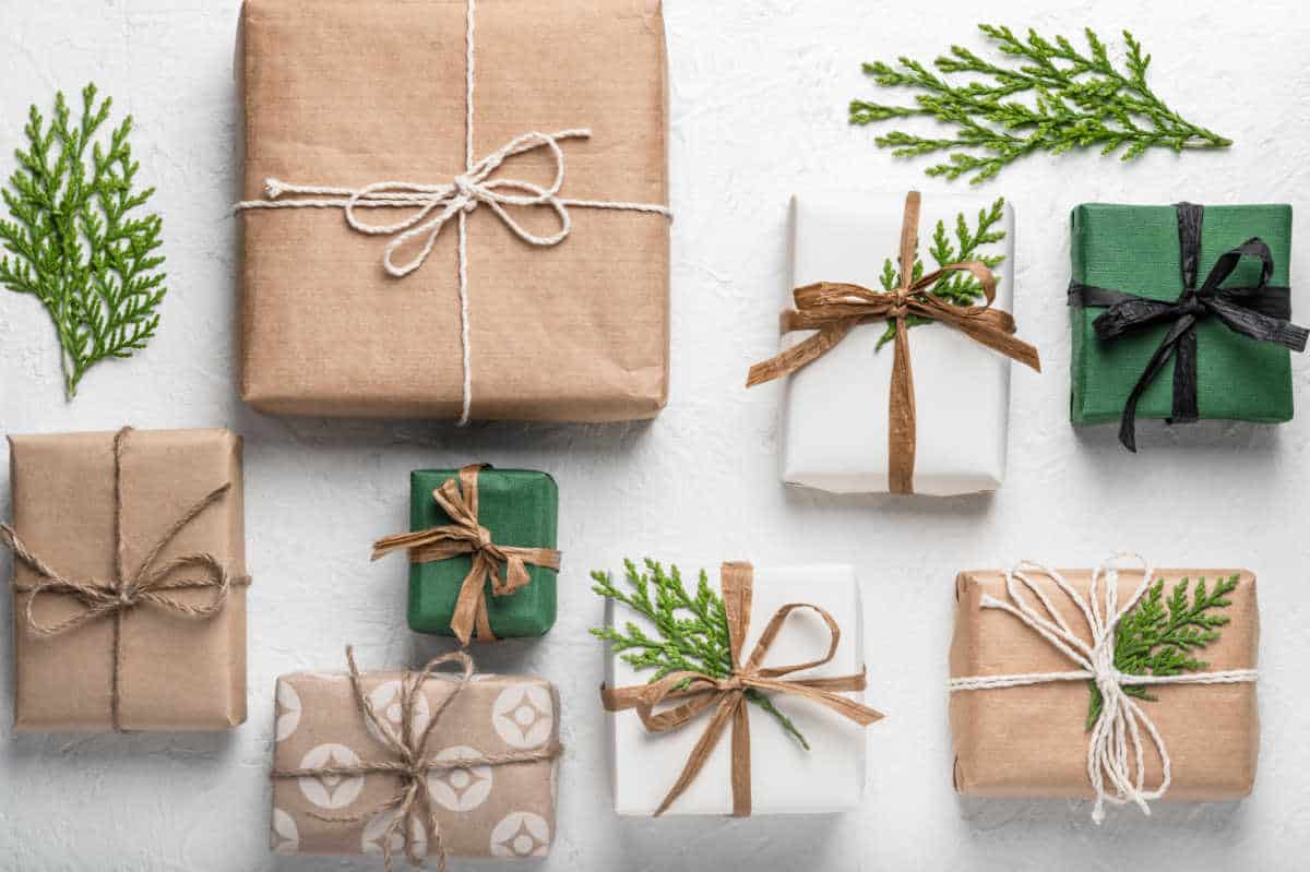 6 Eco-Friendly Gift Wrapping Ideas for Christmas & Birthdays