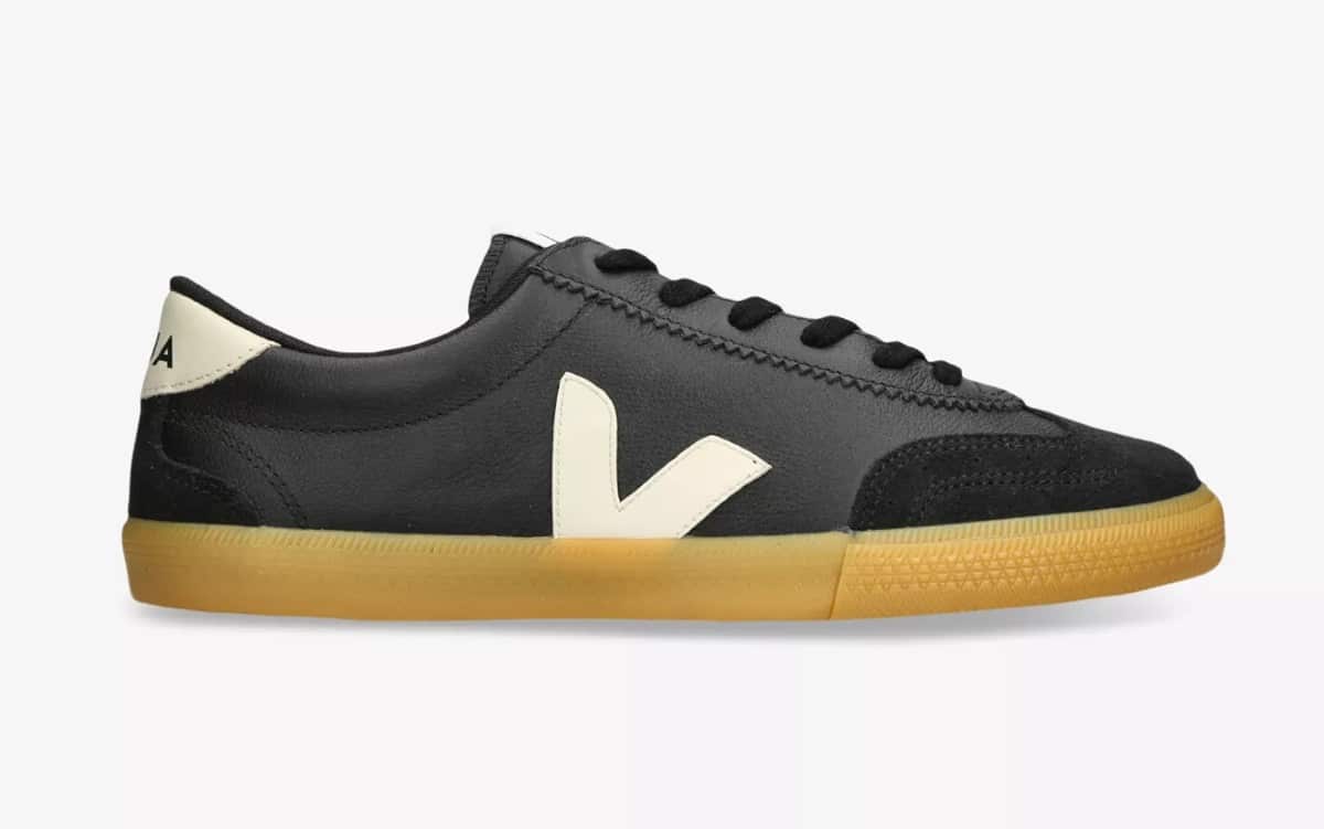 Veja black sustainable shoes